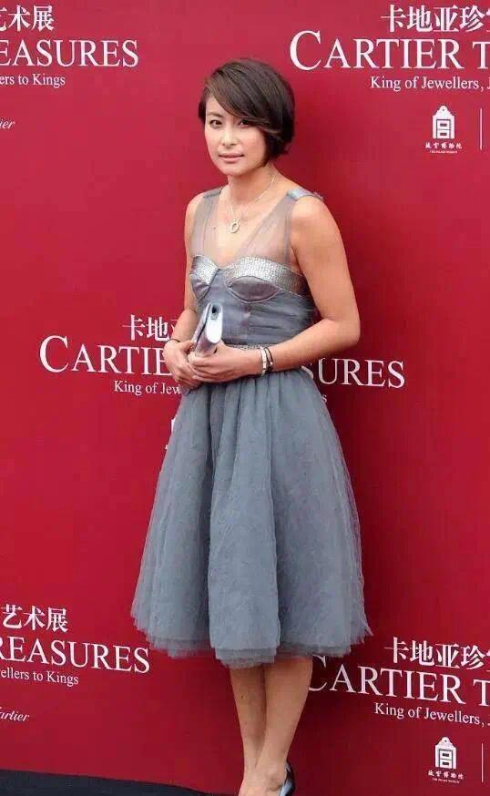 考古郭晶晶短发造型