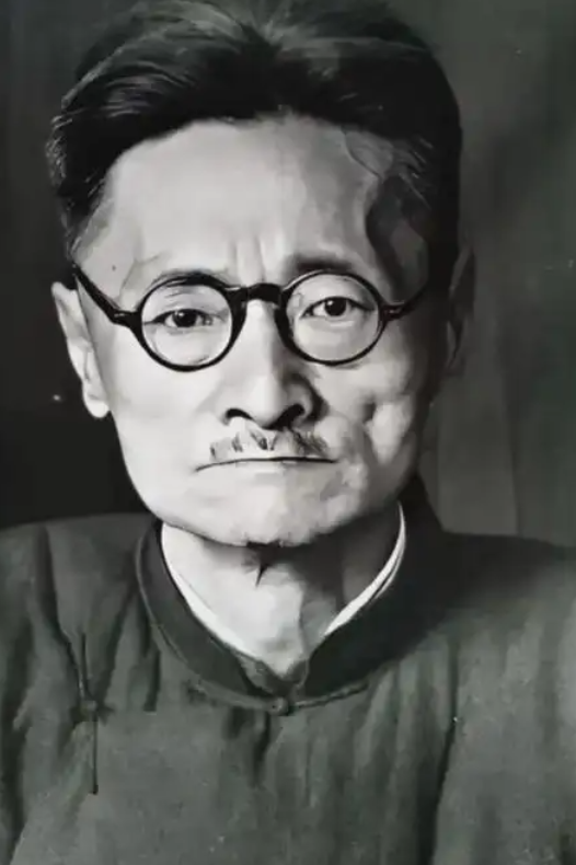 1928年11月，蒋介石到安徽大学视察，与时任安徽大学校长刘文典吵架，蒋介石直接