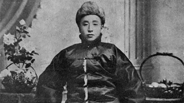 张学良关押郴州，偶遇旧部向他敬礼，吓得特务迅速将人转囚凤凰寺