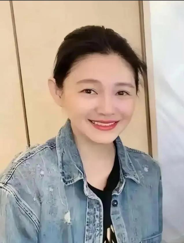 如果大S泉下有知，她一定更希望把自己的孩子交给妈妈和妹妹带大。因为这两个人才是她