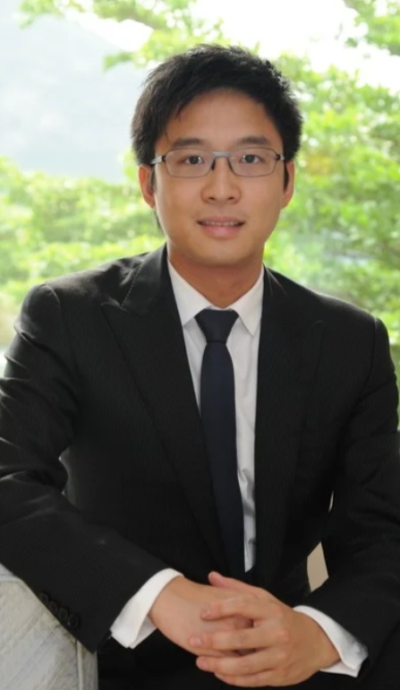 霍启山的情感迷雾：新欢旧爱交织的豪门篇章