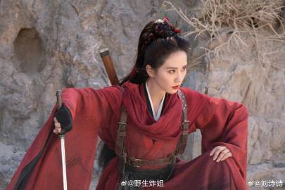 tg：刘诗诗生图免检，当初工作室RAW格式生图直出谁没看过？时装周外媒生图也美得