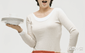 嫂子为能怀孕去做死胎饺子，但这饺子需要加入死胎的血肉才成，于是她将目光放在了我怀孕五个月的肚子上