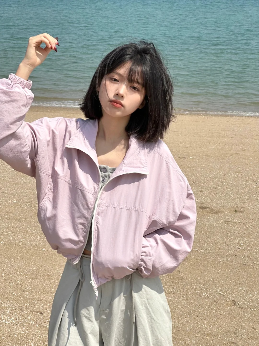 去热情 去追逐 去自由🏝️
闭眼享受海岛慢节奏
在沙滩上漫步
感受阳光与海风的