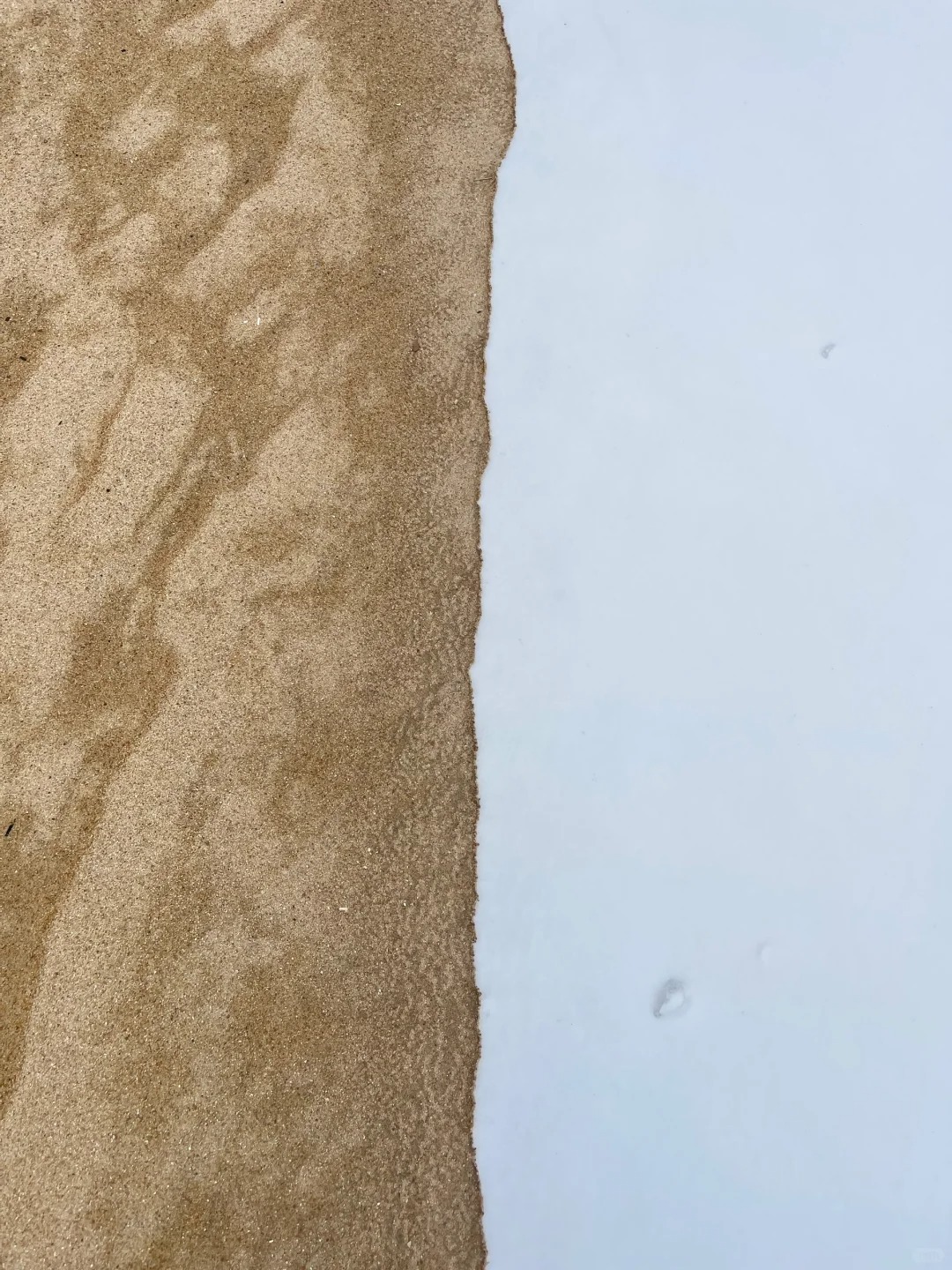 刚刚平静的看完老公出轨的记录片
在前夫硬盘里发现
数了下
同一个🐔
根据美甲，