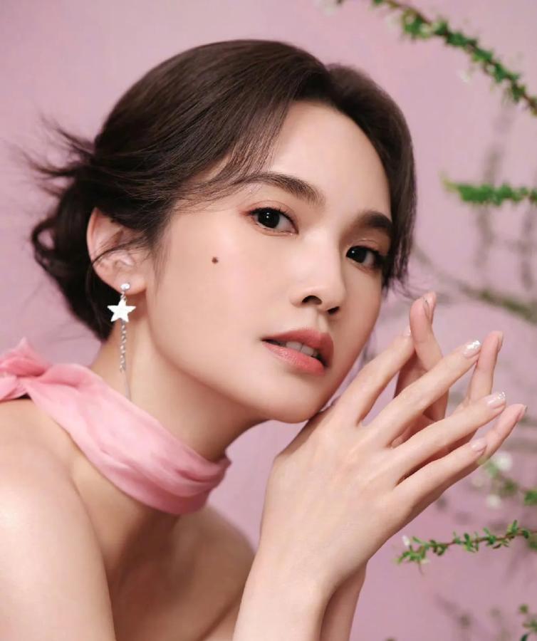 杨丞琳，悲痛发文！

2月15日17:10，杨丞琳发文缅怀自己的宠物狗Yumi，