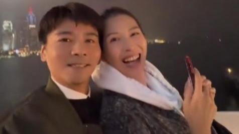 张晋蔡少芬情人节烟火秀甜蜜拥抱！