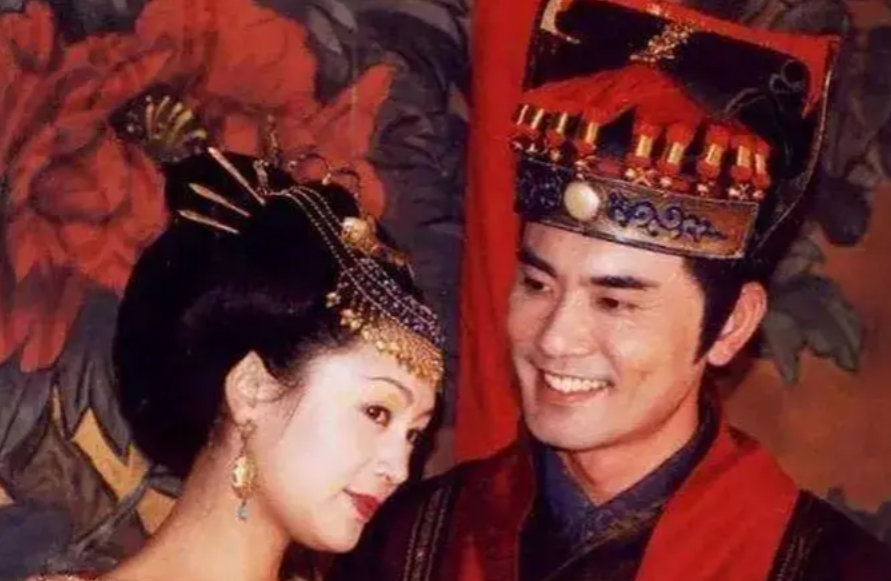 公元690年，25岁的太平公主主动提出再婚。得知女儿同意嫁给自己的侄儿武攸暨，武