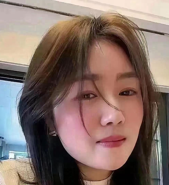 丈夫把小三的电话设成10086，半夜来电，他抱怨道：“这该死的10086，还让不