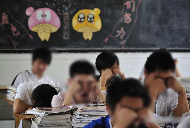 高三学生无论模拟考试成绩怎么样都要保持积极心态和健康的生活方式！
模拟考试成绩差