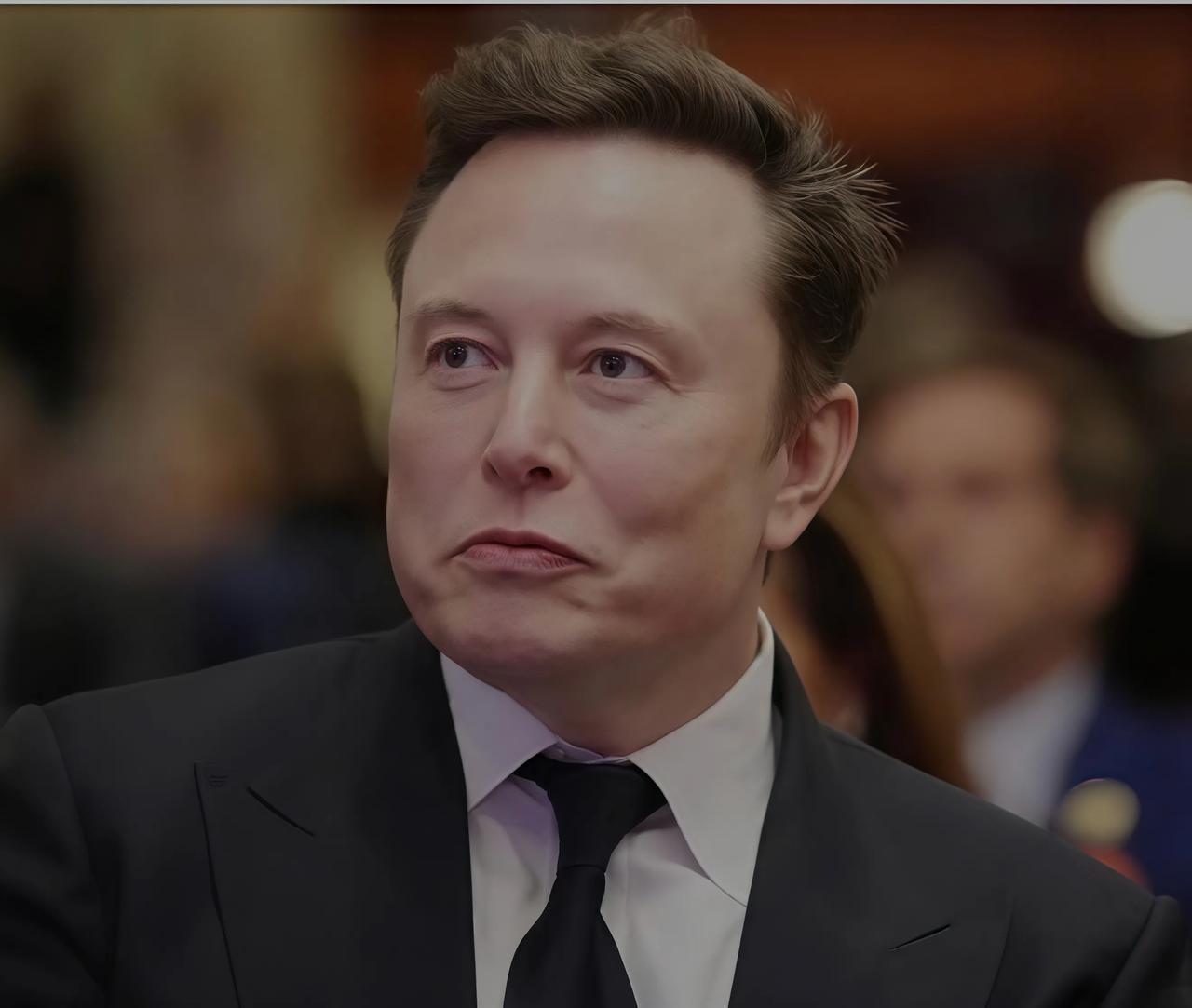 马斯克的安保有多严密？
他自己就有一支20人的专业保镖团队，这20名保镖都武装到