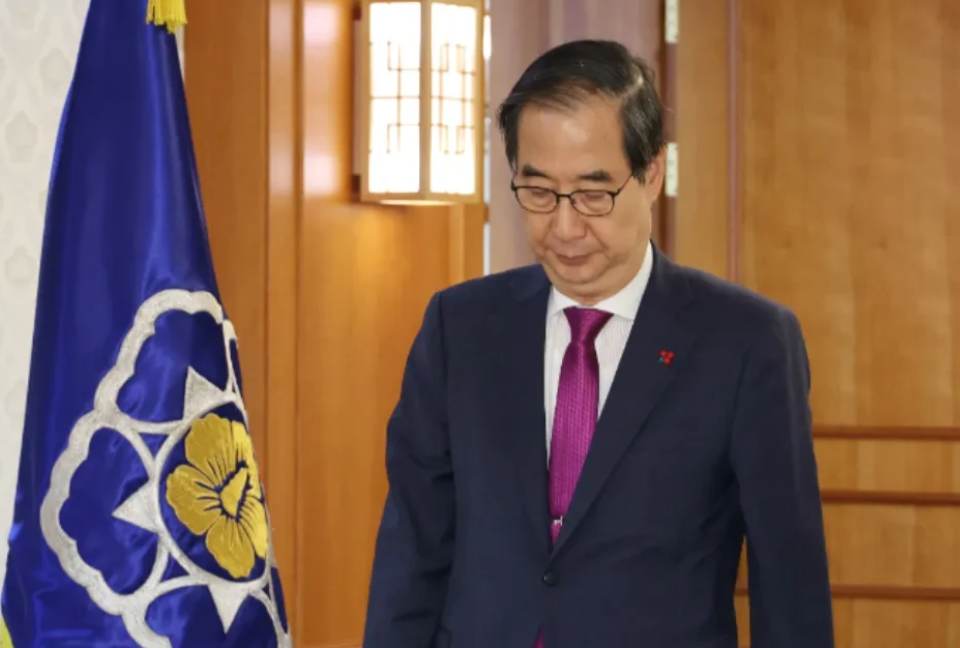 韩国代总统韩德洙是否会行使否决权？明日上午9点（首尔时间10点）见分晓！

今晚