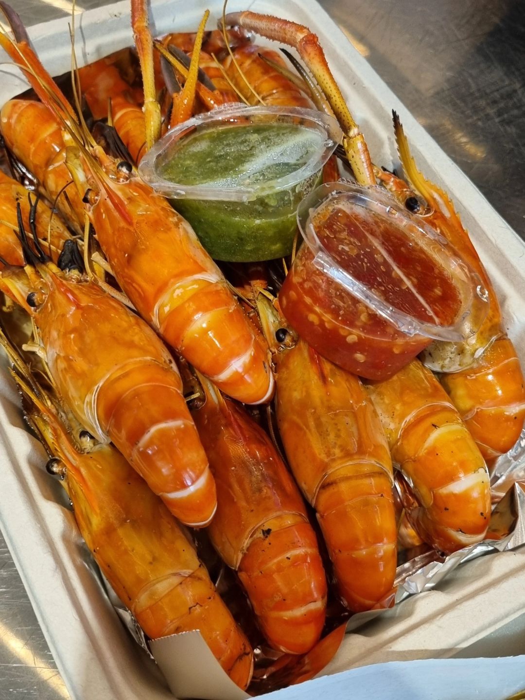🇹🇭 泰国美食记录
午餐是在吞武里海鲜市场 (Thonburi Market