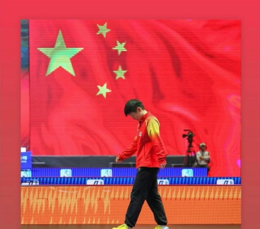 解说在最后的时候说道：莎莎整个人都是散的，腿都没力气站都不太能站住，真的太累太疲