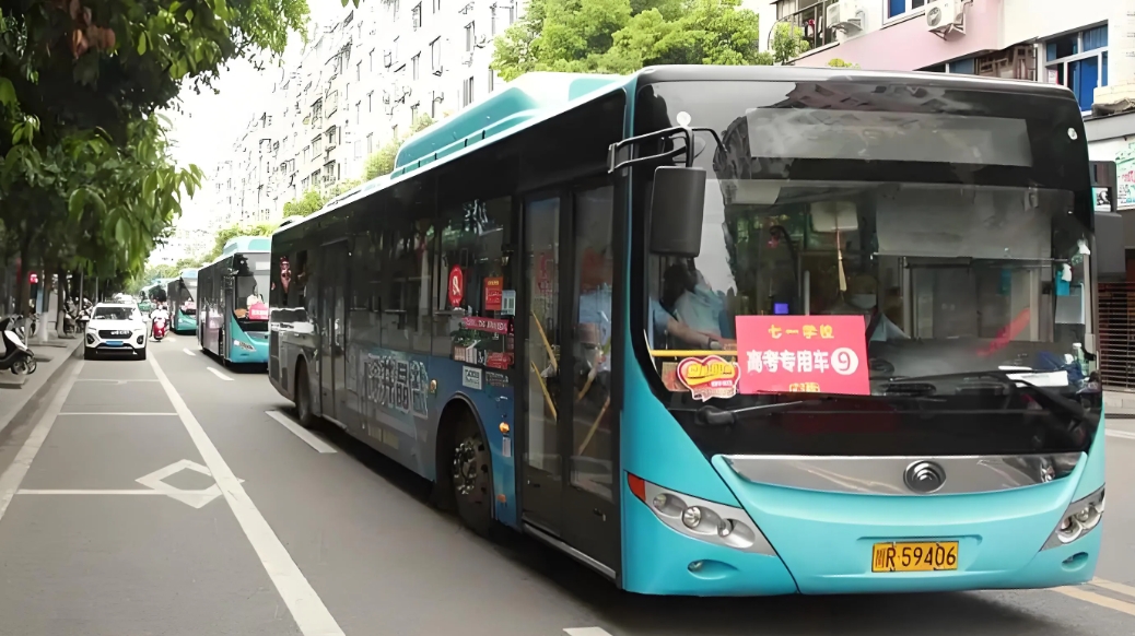 齐齐哈尔：
为缓解高考学子赴考期间交通拥堵压力，保证高考期间考生出行通畅，按时到