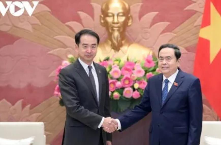 破天荒！从来不笑的越南国会主席陈青敏，竟然破例笑了！

陈青敏在会见中方驻越南大