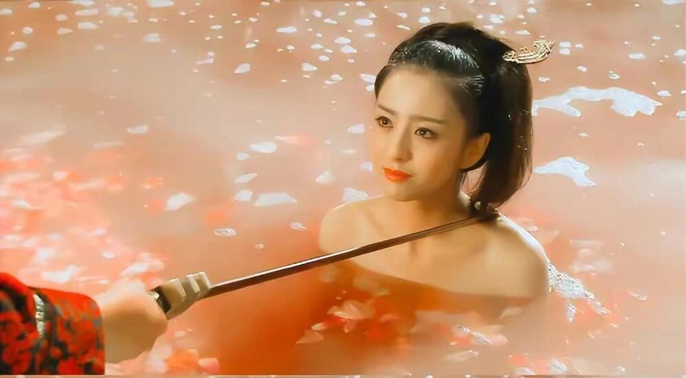 镜头里美若天仙的上镜脸佟丽娅真实的样子