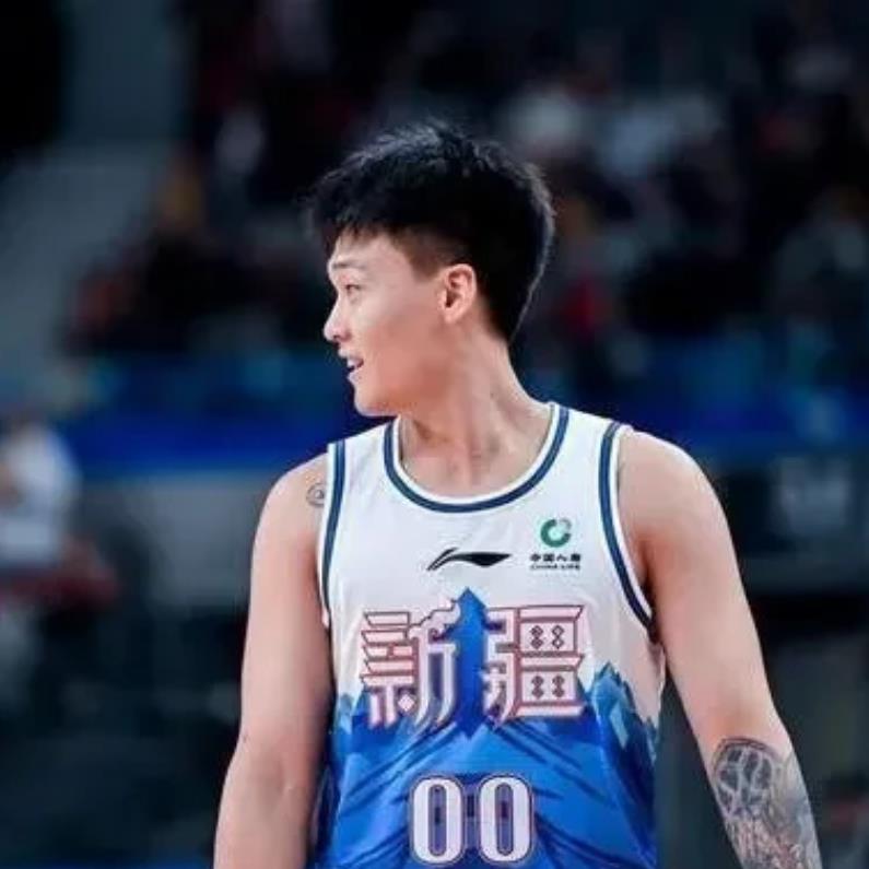 实话实说！广东队史上学历最高的十位本土球员，赵睿无缘上榜。

1.曾茂洲--清华