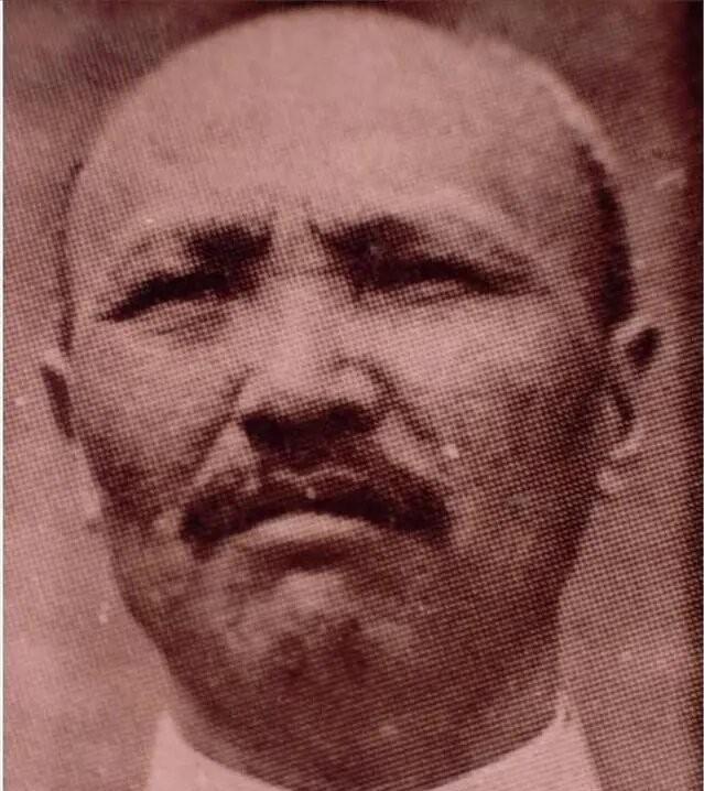 1943年4月23日，国民党军长孙殿英率部投敌后，日军发现不见庞炳勋，斥责孙殿英