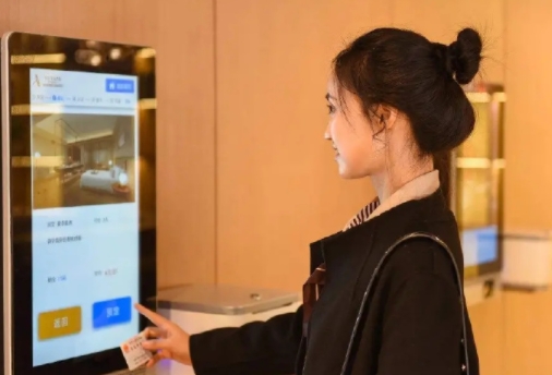 说实话，上海取消刷脸，我不是很理解的，因为刷脸已成习惯，旅客基本上形成“肌肉记忆