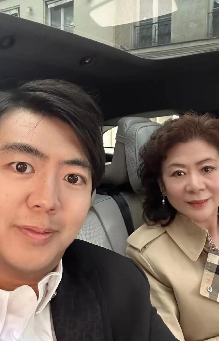郎朗与母亲周秀兰：跨越时光的不老亲情