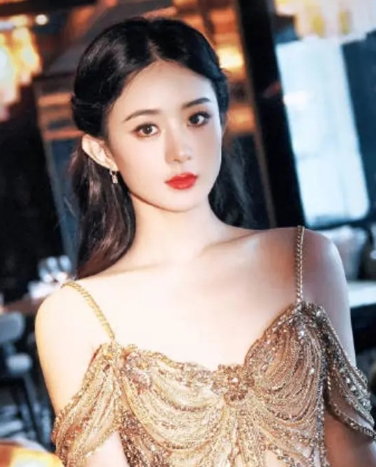 赵丽颖：演技与美貌共舞