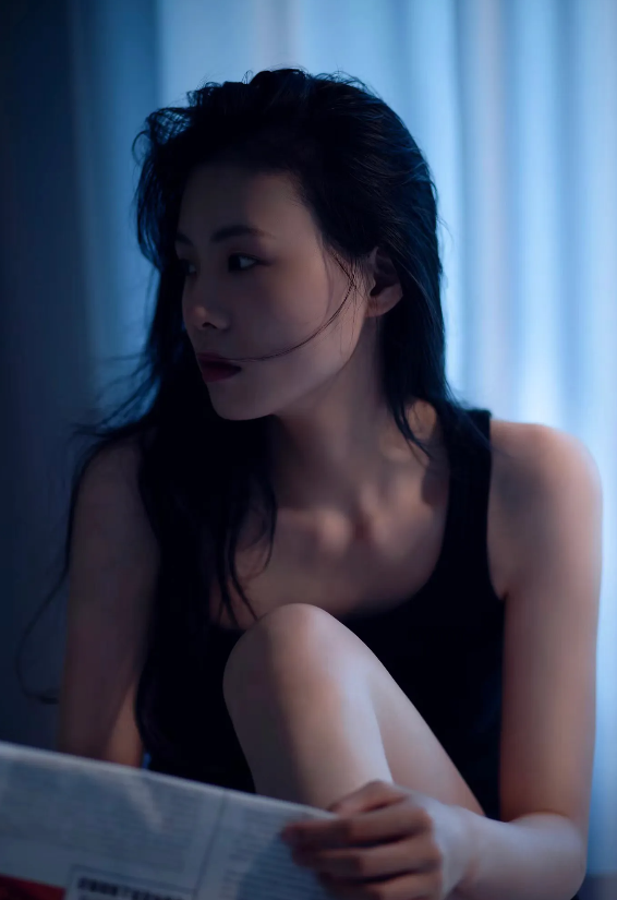 晚上回到家，老婆已经睡了。我摸黑进了卧室，抱住她，折腾了快两个小时却有种不一样的