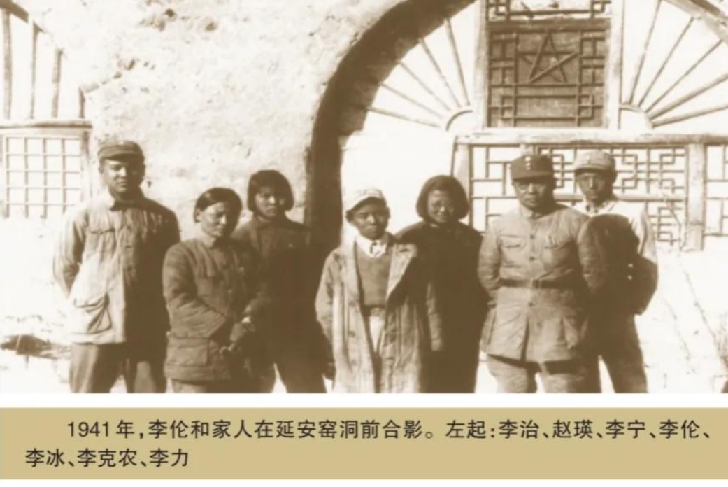 1950年，三野副司令粟裕进京公干，偶遇情报部部长李克农。李部长跑着上前，问：“