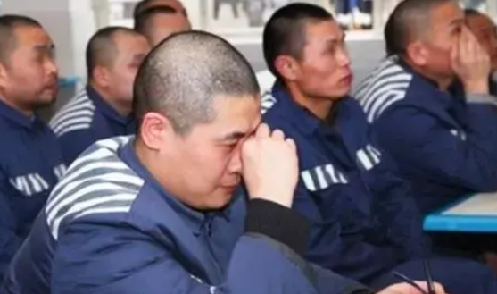 .执行死刑为什么要去刑场？很多人不知道，执行死刑为什么不是在牢里设置一个房间专门