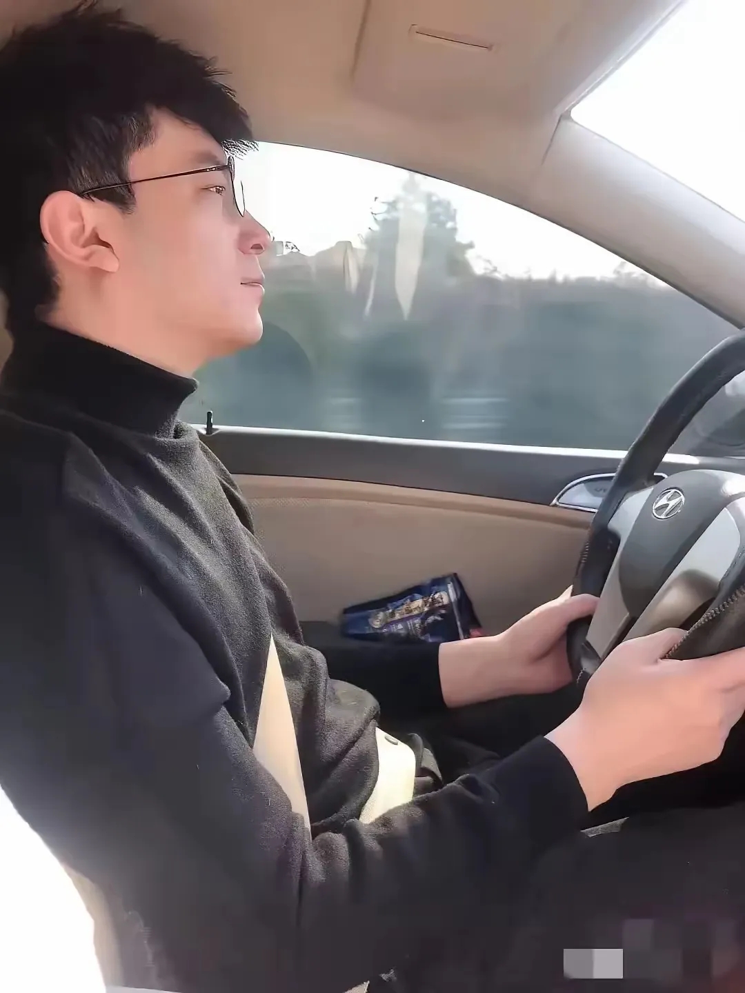 不管你信不信，有车的得把下面这些事牢牢记住：
​​1、第一件事：不管你车停多久，