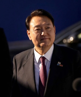 韩国媒体报道，公调处可能于1月5日再次执行逮捕令拘捕尹大总统。目前已是下午两点多