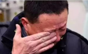 为了赶去见初恋，妻子狠心将几岁的女儿锁在冷库里。