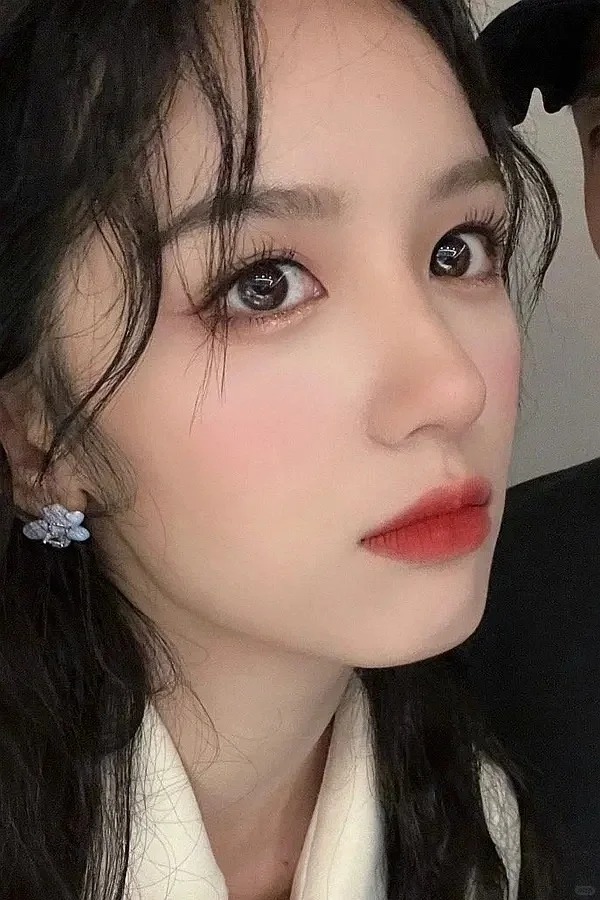 有人知道周也这张图是什么时候的吗
被这张图美到了！太惊艳了！
