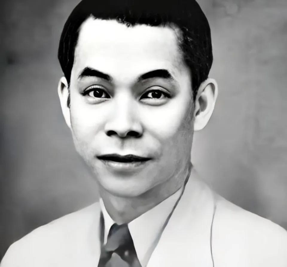 1929年，1叛徒去找大夫柯麟看病。谁知，他刚一进门，就被柯麟识别身份。但他仍不