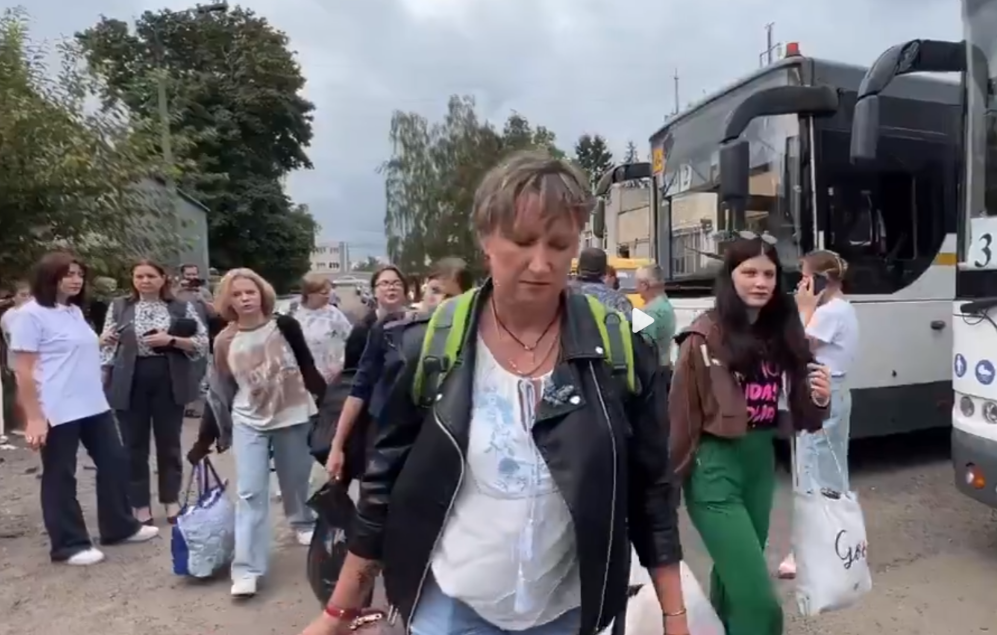 这句话实在是扎心了！

乌克兰军队攻入俄库尔斯克州后，泽连斯基称：俄罗斯应该感受