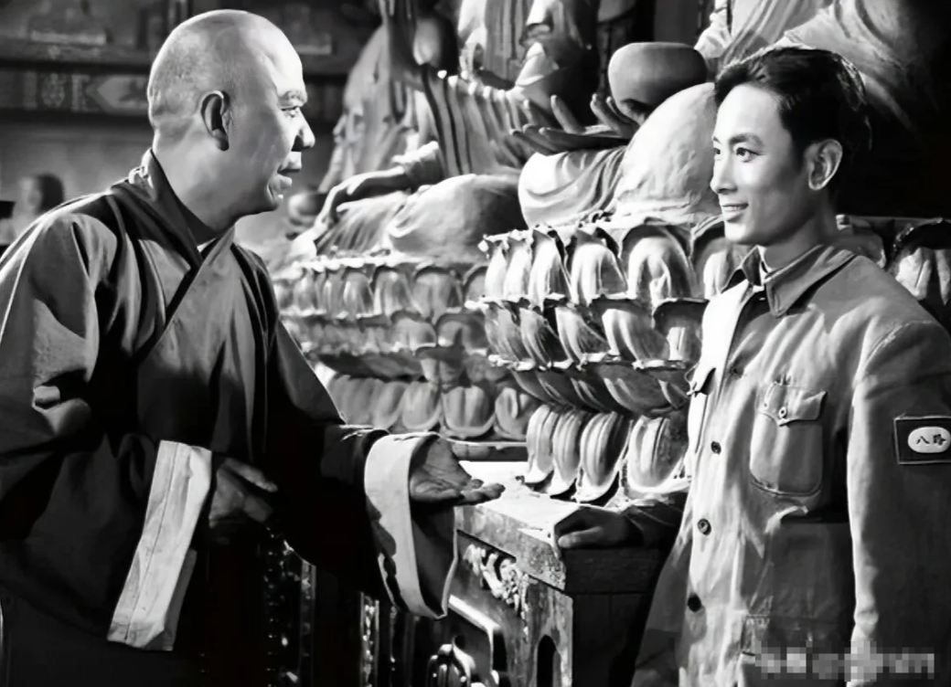 哪部老电影？一正一邪都演绝了！

这部老电影情节特惊险
可谓跌宕起伏、扣人心弦