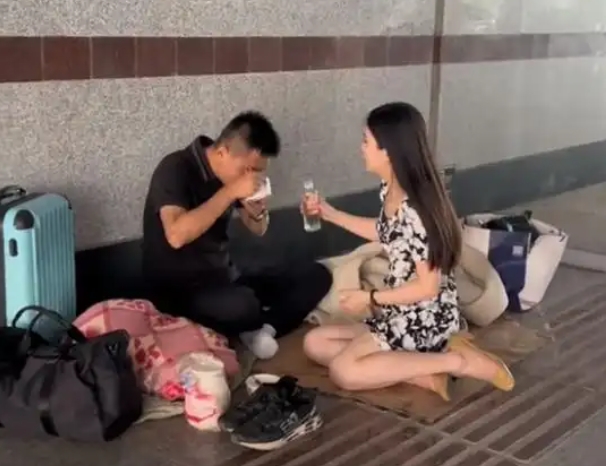 2005年，黑龙江50岁男子因生意失败，负债1000万，妻离子散，万念俱灰之际，