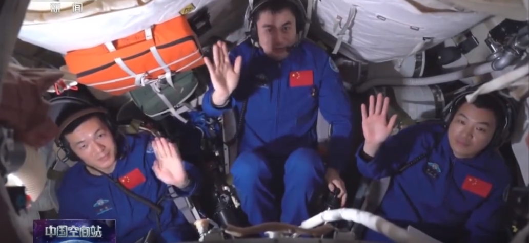 神十八乘组出发都带了啥?

从神十八车组出发带的物品，让我体会了“家”的味道，有