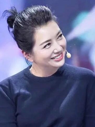 岁月不败美人：江珊的自然之美