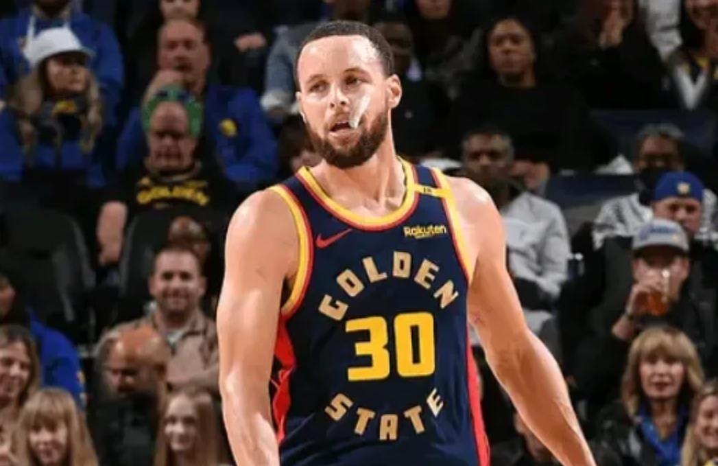 东契奇、福克斯被交易后，NBA还能一人一城的球星，理论上只剩→_→

库里，09