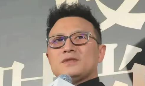 汪峰作为华语乐坛实力唱将，多年来用音乐征服无数听众。如今他尽享幸福生活，有新女友