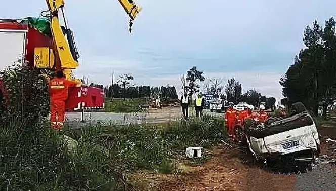 呼和浩特重大交通事故致4死2伤！

春节将至，回家的路途承载了无数游子的期盼与团