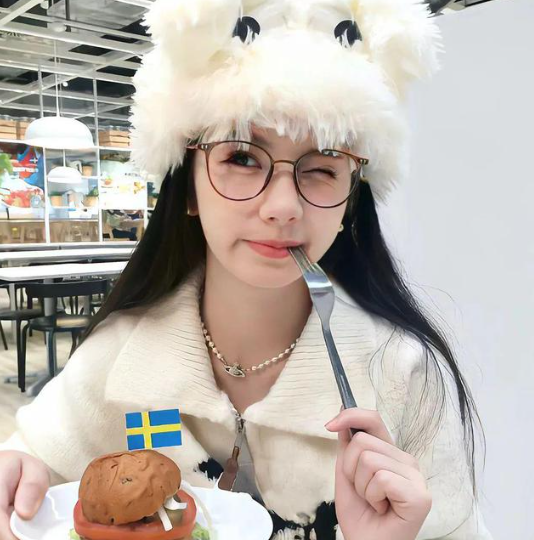 想念不如怀念，见面不如不见面！

我说的这是真人真事，我的一个老同事惦记他小学的