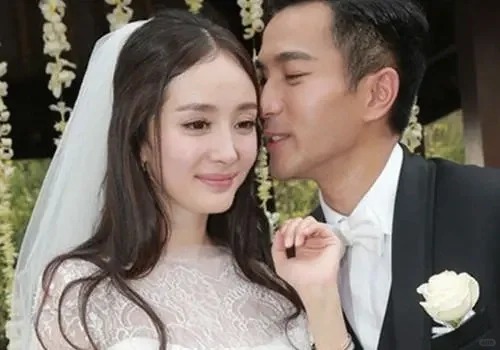 不懂就问❗杨幂到底是不是未婚先孕？？
杨幂都离婚好多年了，没想到还有很多人说她是