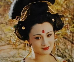 唐玄宗是怎么把儿媳妇杨玉环，变成自己妃子的