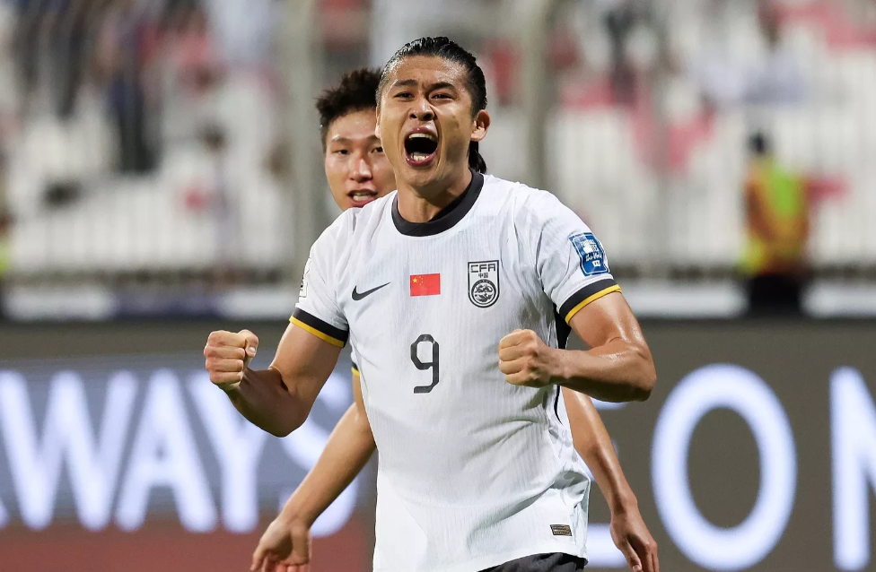 国足1-0绝杀巴林，喜迎世预赛两连胜，老帅伊万可能立马要做的三件事：

1、找到