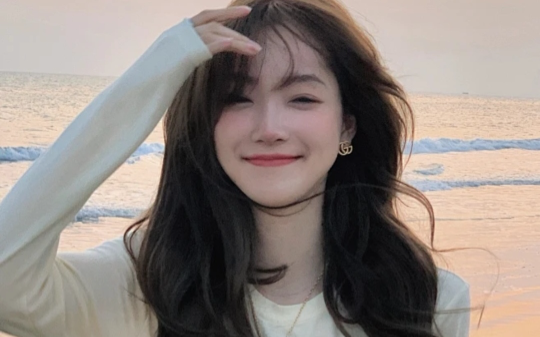 许老师，她人长得十分漂亮，运动娴熟矫健，有她在我肯定能成功。