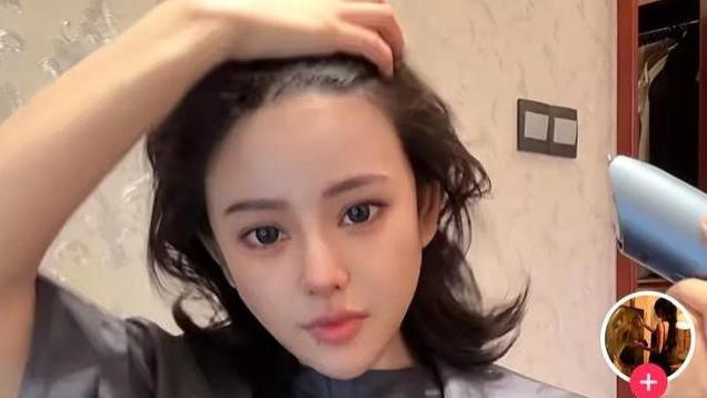 绝美天才画画少女，百万网红咖啡抗癌离世，曾无奈自爆看不起病