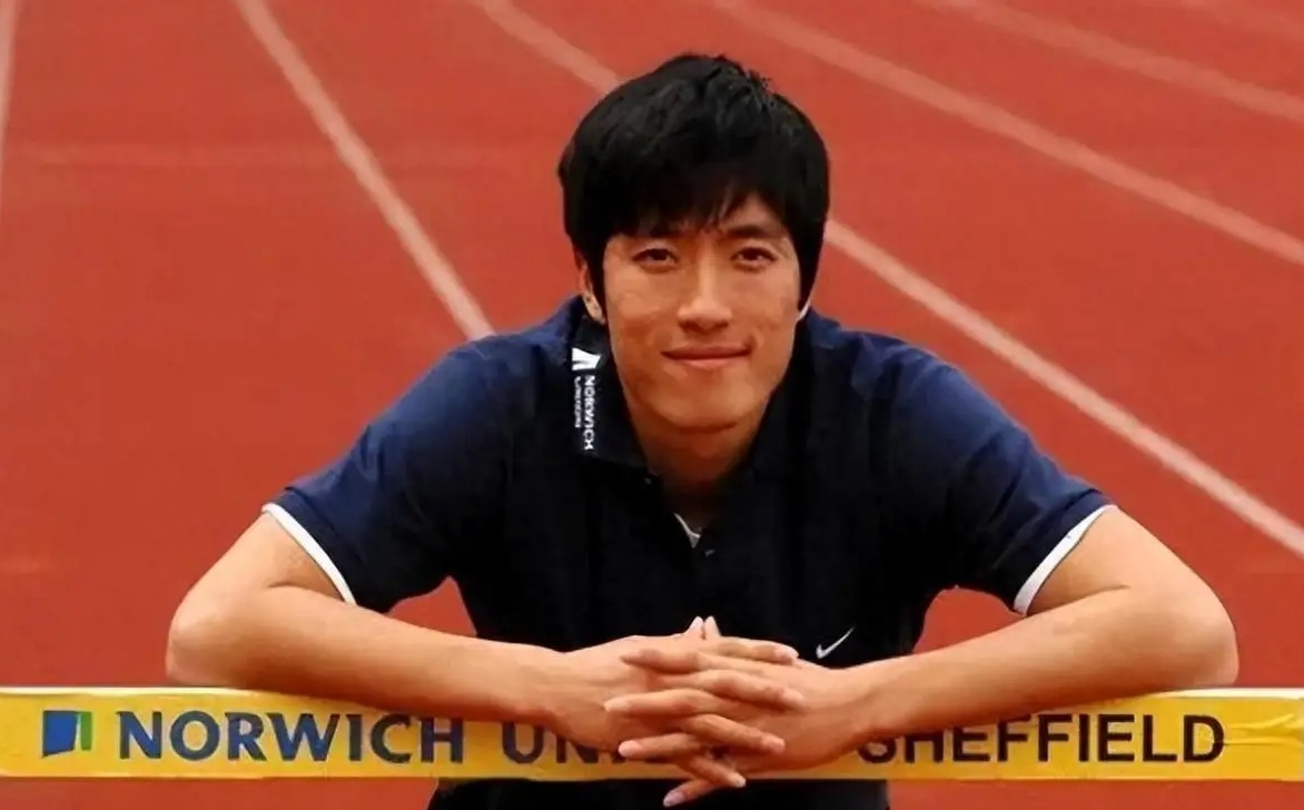 当年刘翔为啥被骂，其实说他无辜，他当然无辜！运动员谁愿意退赛，谁愿意受伤，谁不想