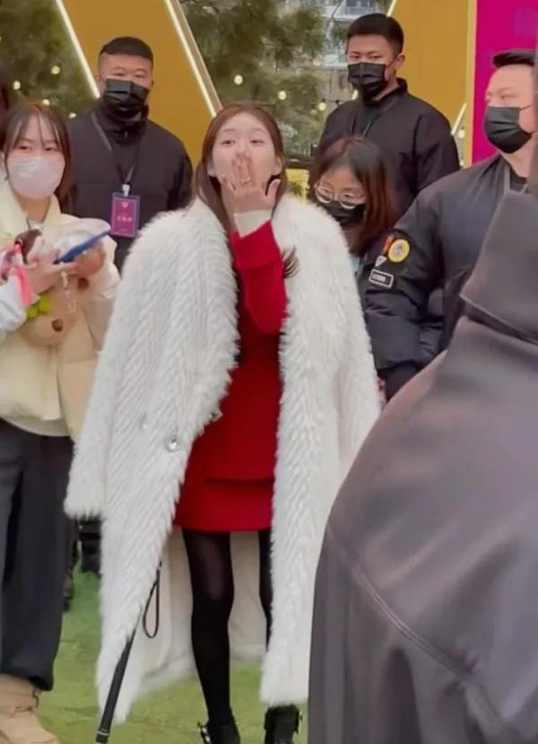 祝福赵露思一切都好吧，都不容易！
 
好起来，好好生活、好好工作。
 
阴谋家们